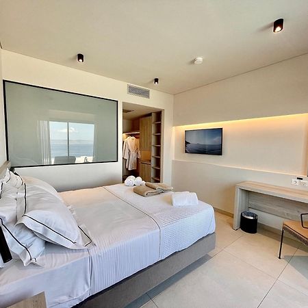 Eleia Seafront Rooms & Villas Петра Екстериор снимка