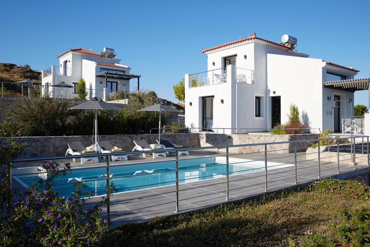 Eleia Seafront Rooms & Villas Петра Екстериор снимка