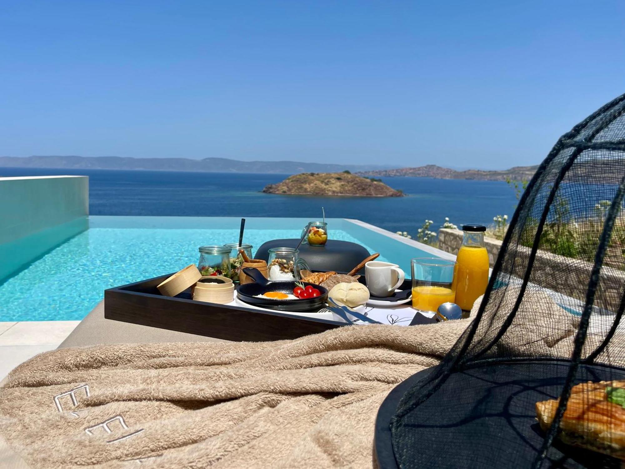 Eleia Seafront Rooms & Villas Петра Екстериор снимка