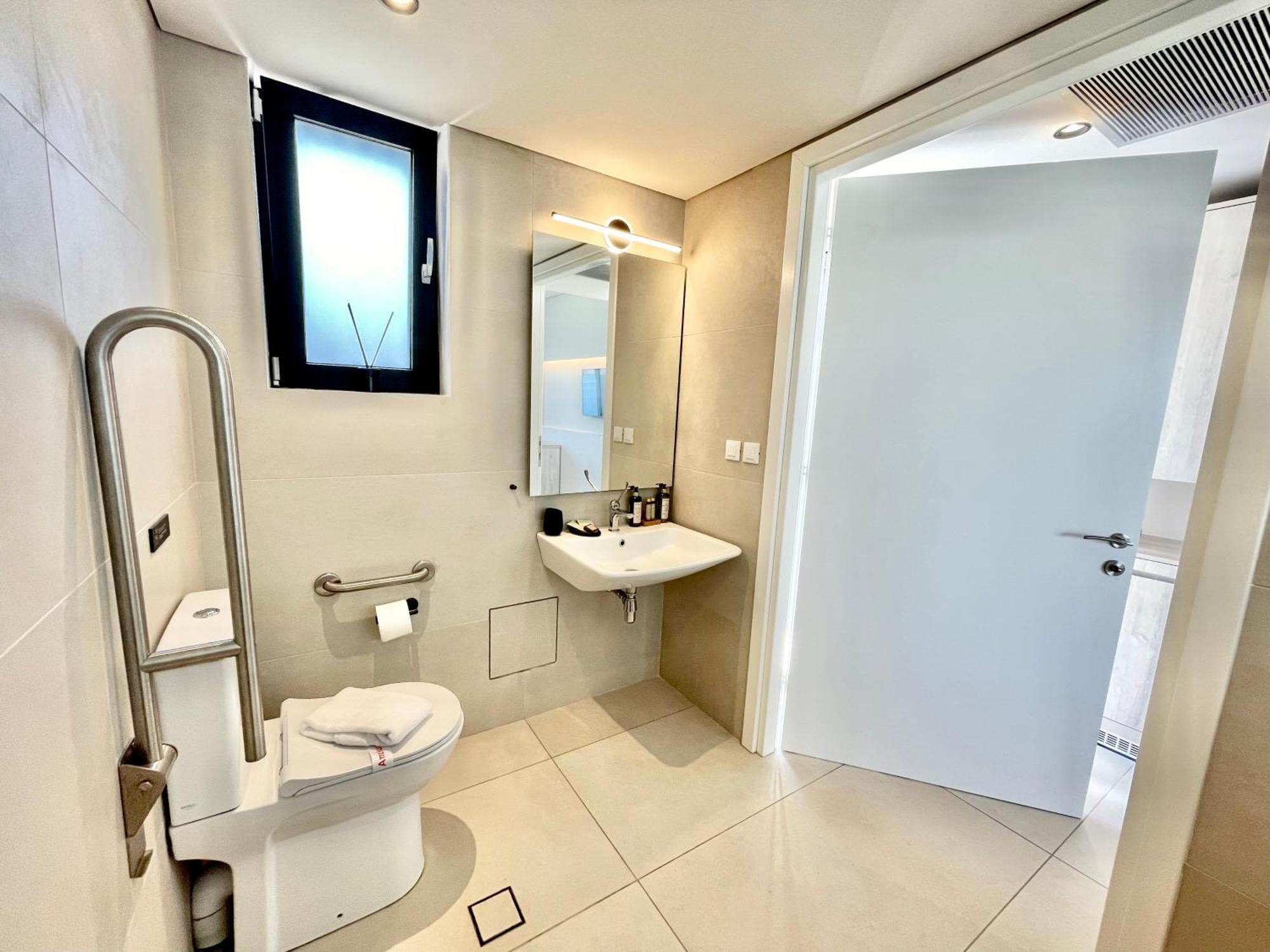 Eleia Seafront Rooms & Villas Петра Екстериор снимка