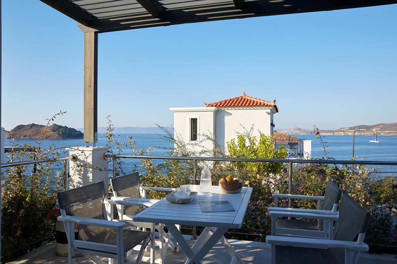 Eleia Seafront Rooms & Villas Петра Екстериор снимка