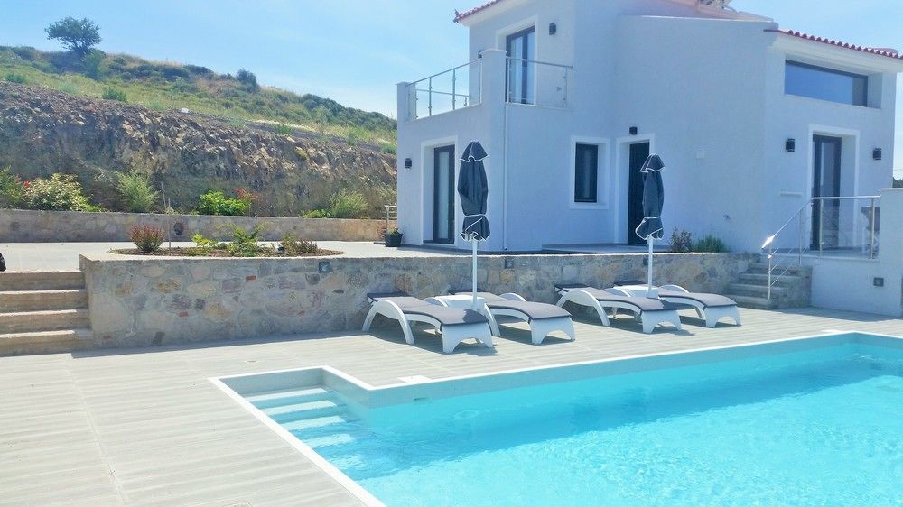 Eleia Seafront Rooms & Villas Петра Екстериор снимка