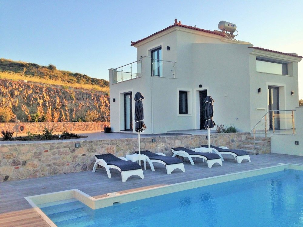 Eleia Seafront Rooms & Villas Петра Екстериор снимка