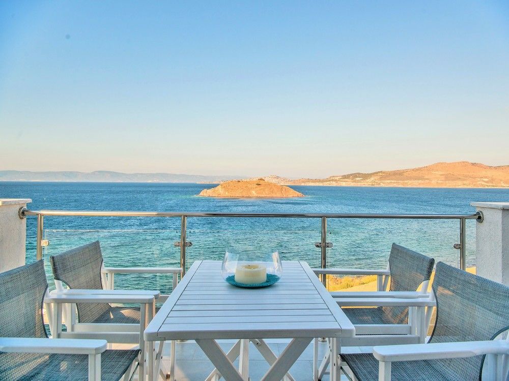Eleia Seafront Rooms & Villas Петра Екстериор снимка