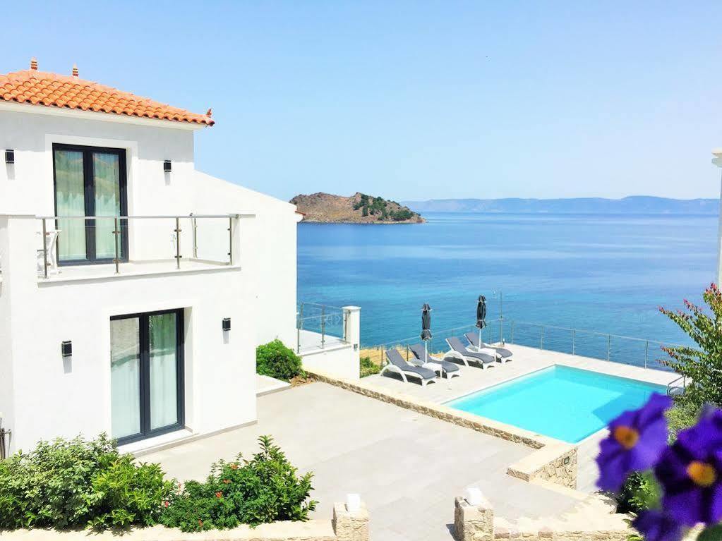 Eleia Seafront Rooms & Villas Петра Екстериор снимка