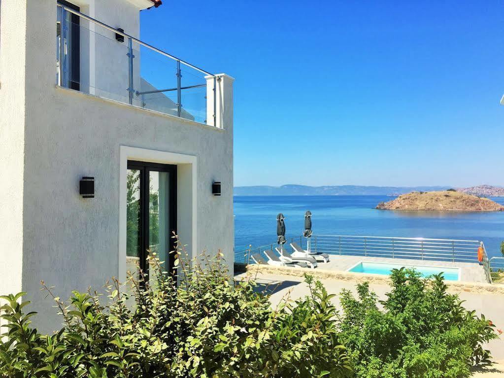 Eleia Seafront Rooms & Villas Петра Екстериор снимка